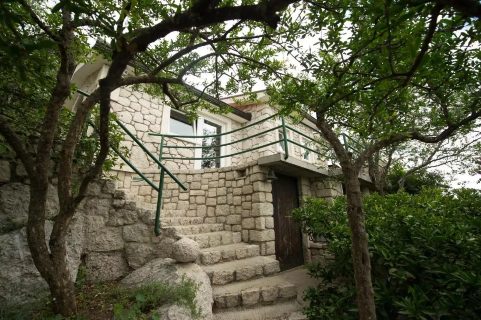 Two-Bedroom Apartment With Lake View-Im Freien