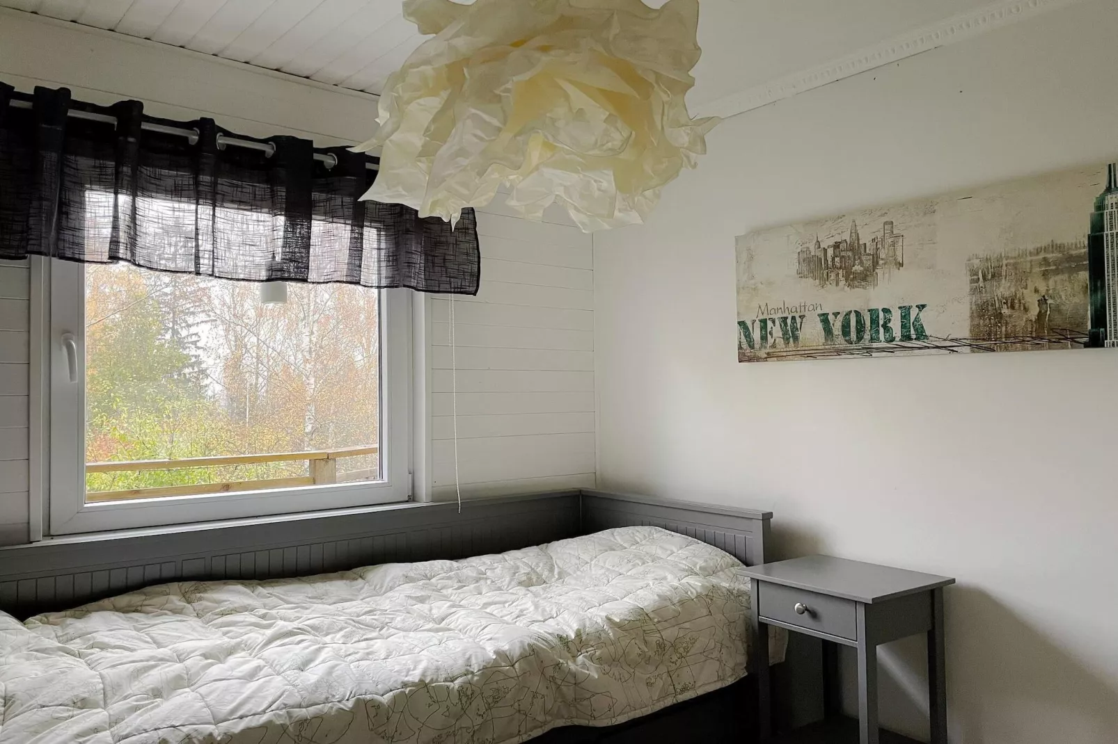 Cozy Forest Hideaway with Hot Tub-Indoor