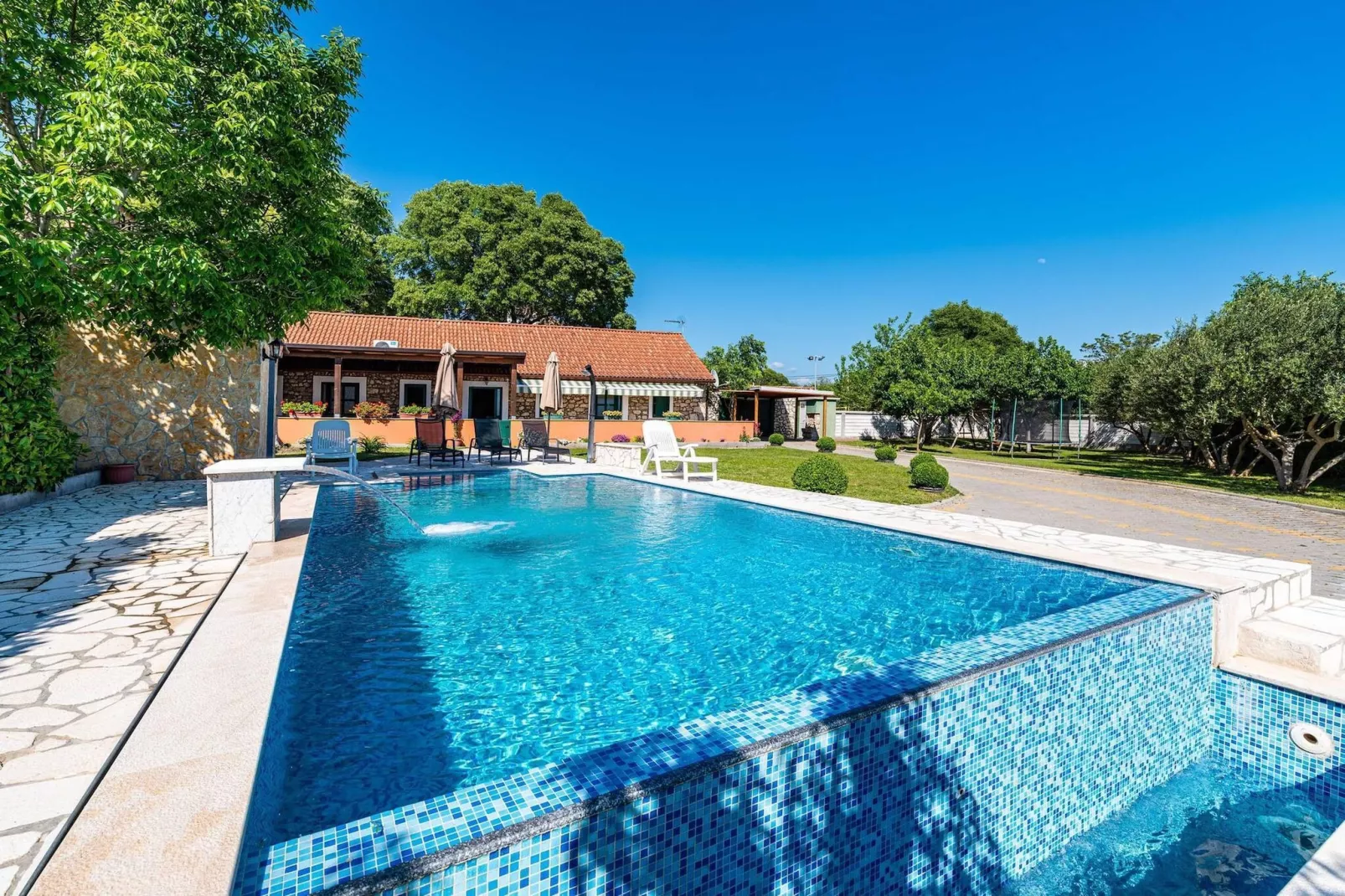 Momo´s Paradise-Swimming pool