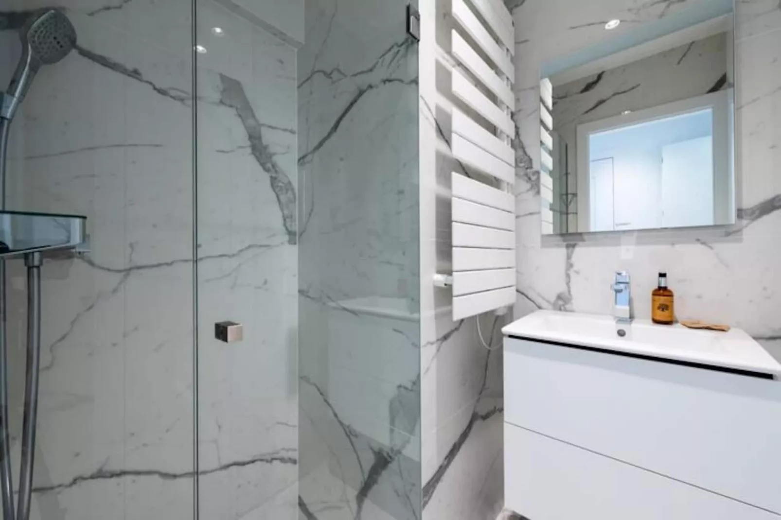 Résidence Spacieux 3p En R&eacute;sidence Avec Piscine-Untagged