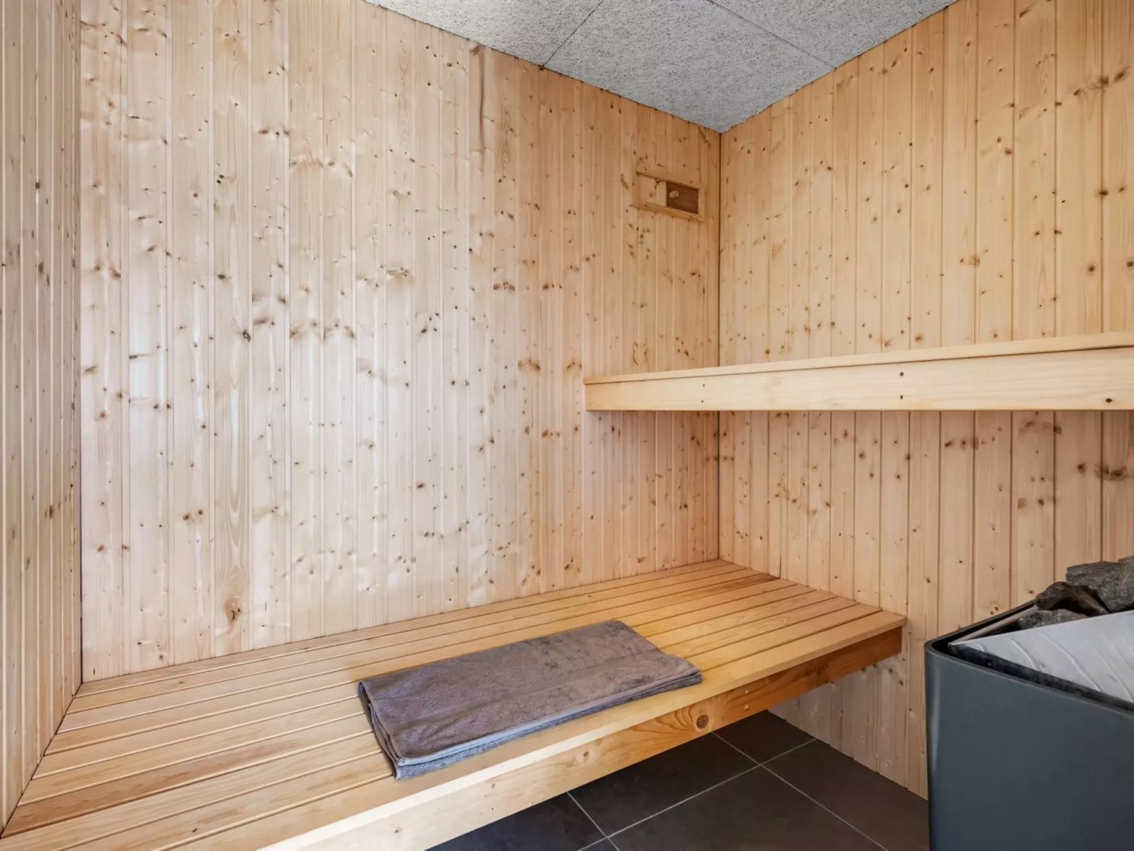 "Vangel" - 500m from the sea-Drinnen