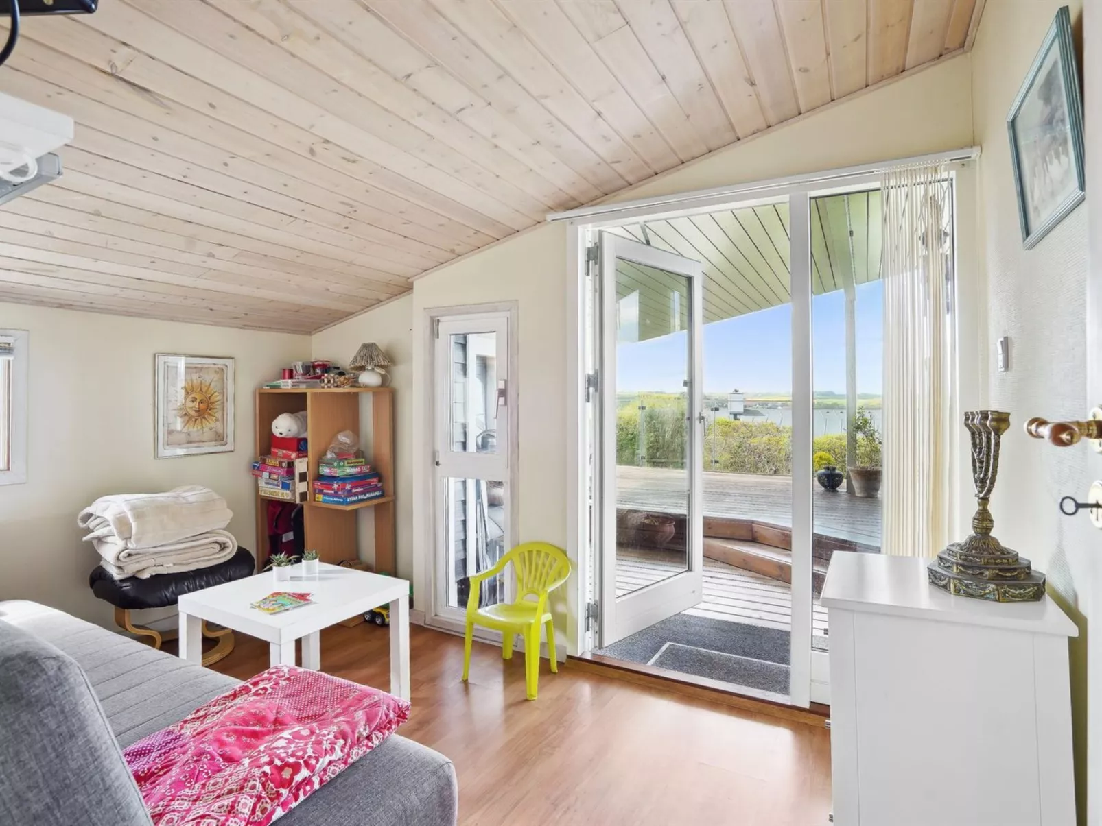 "Annabeth" - 300m to the fjord-Inside