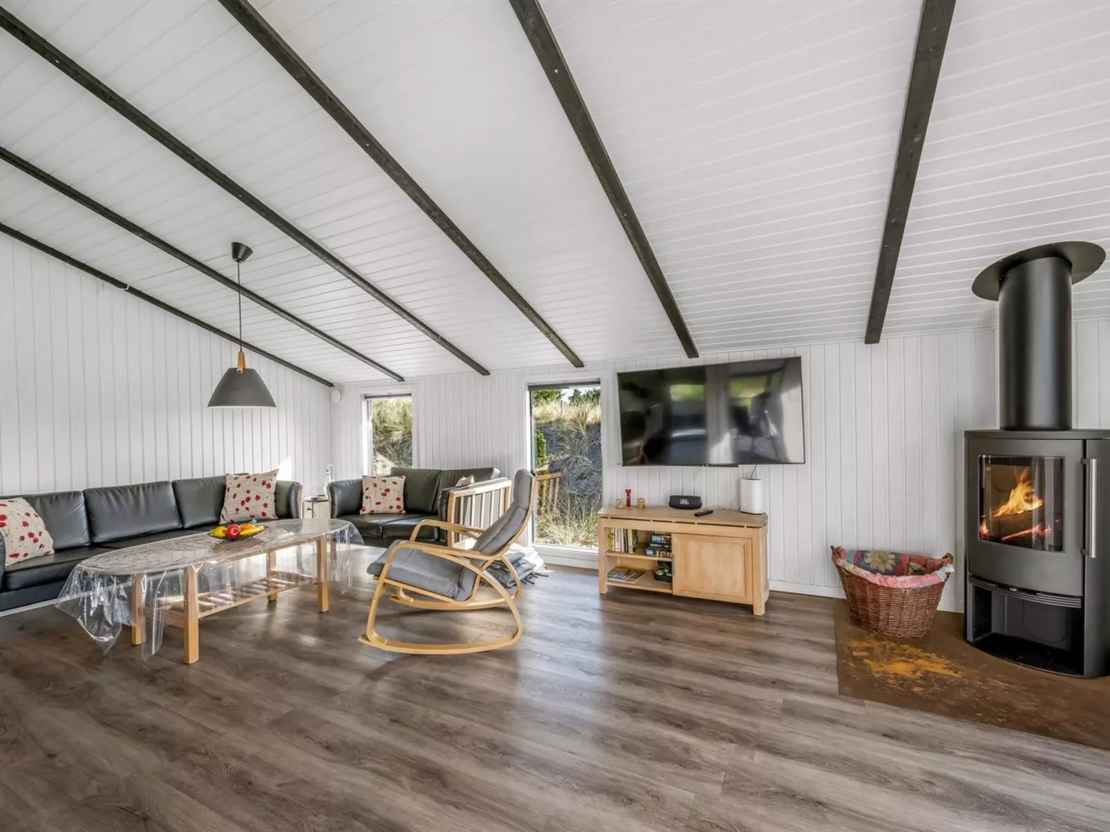 "Teoline" - 500m to the fjord-Drinnen