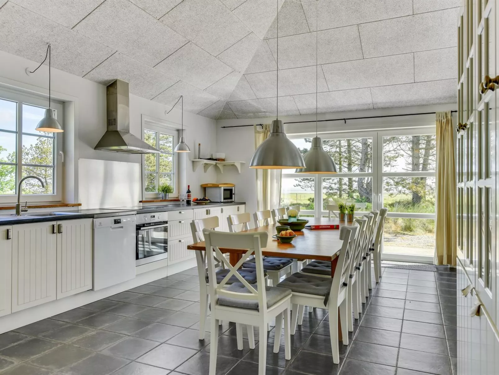 "Svanborg" - 3.7km from the sea-Dedans