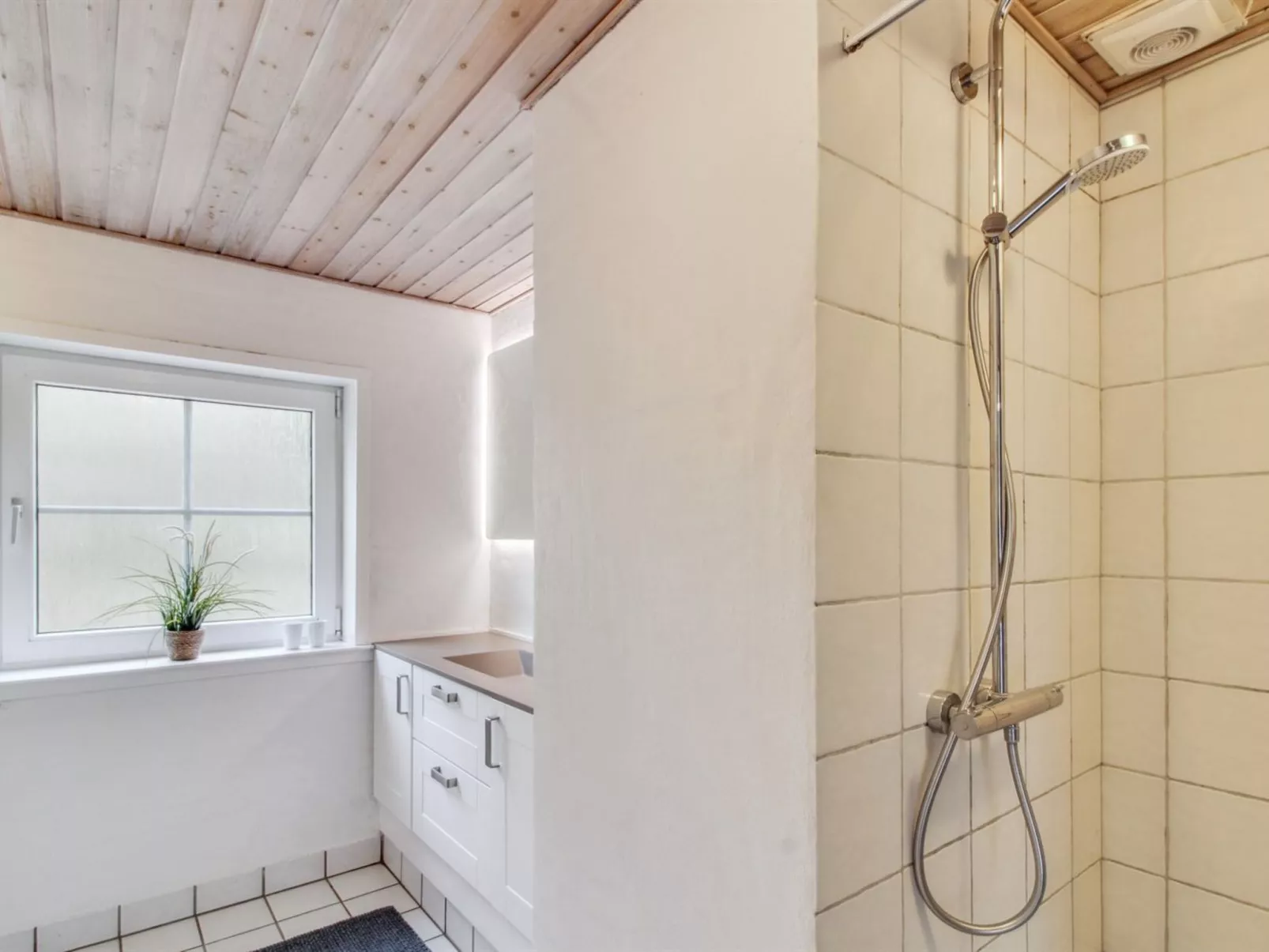 "Albin" - 2.8km from the sea-Dedans