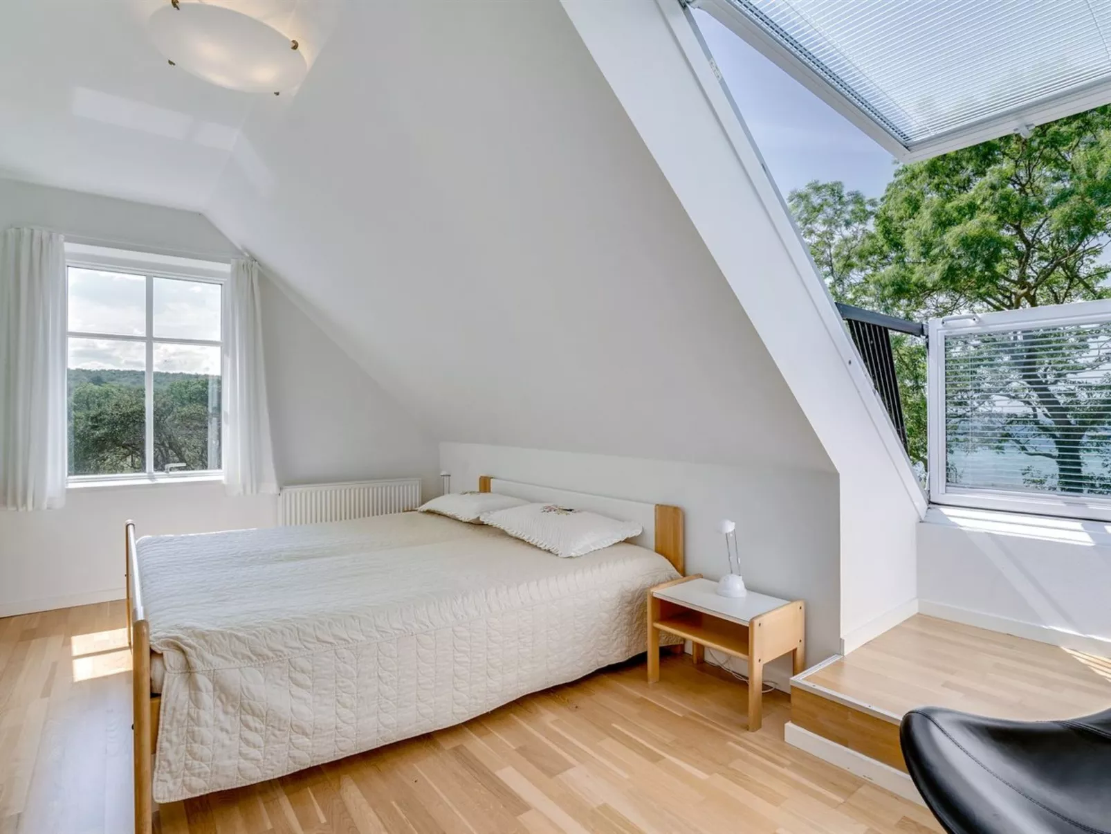 "Jeppe" - 50m to the fjord-Inside