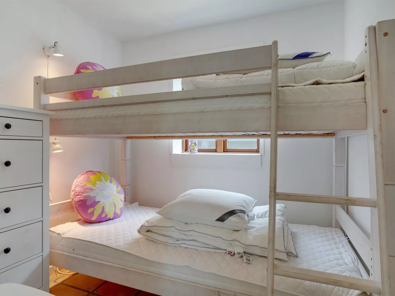 "Eivi" - 150m from the sea-Drinnen