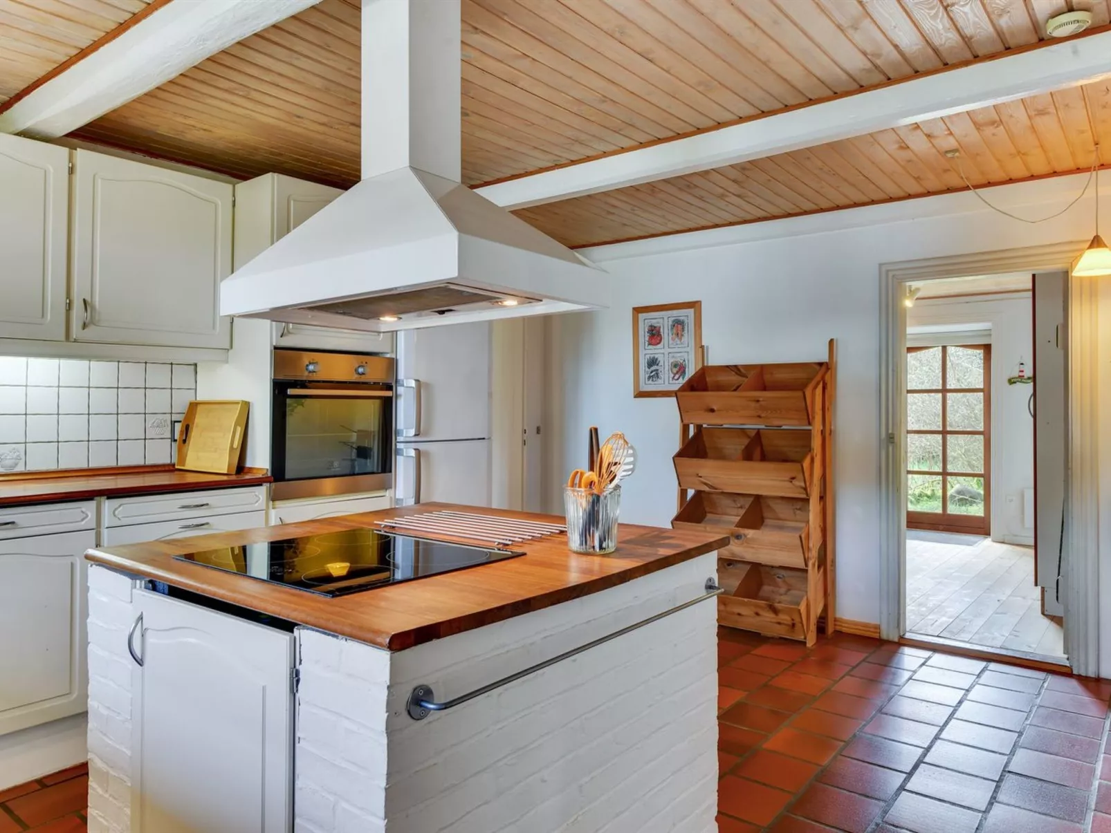 "Iiro" - 2.5km from the sea-Drinnen