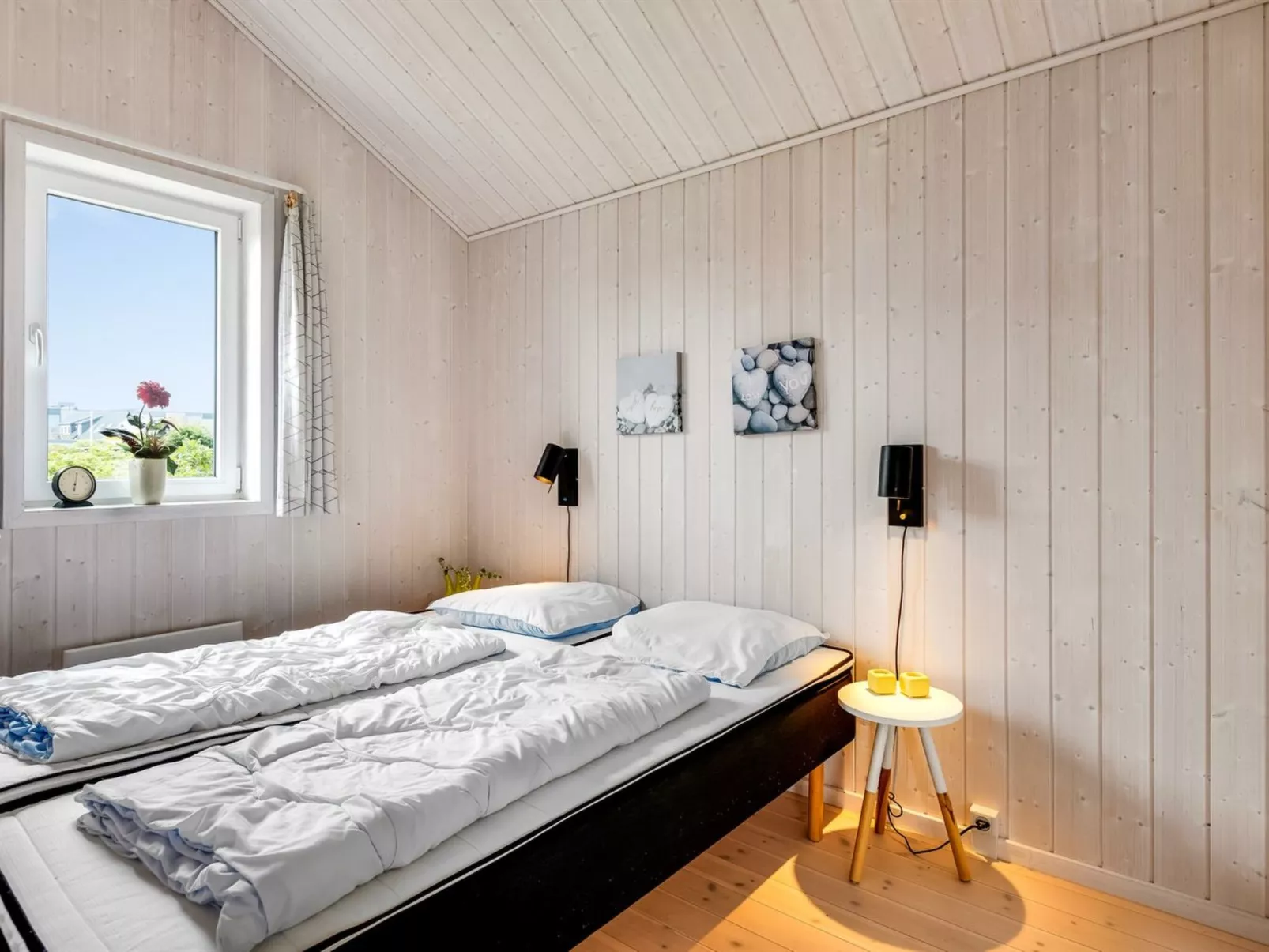 "Mara" -  from the sea-Dedans