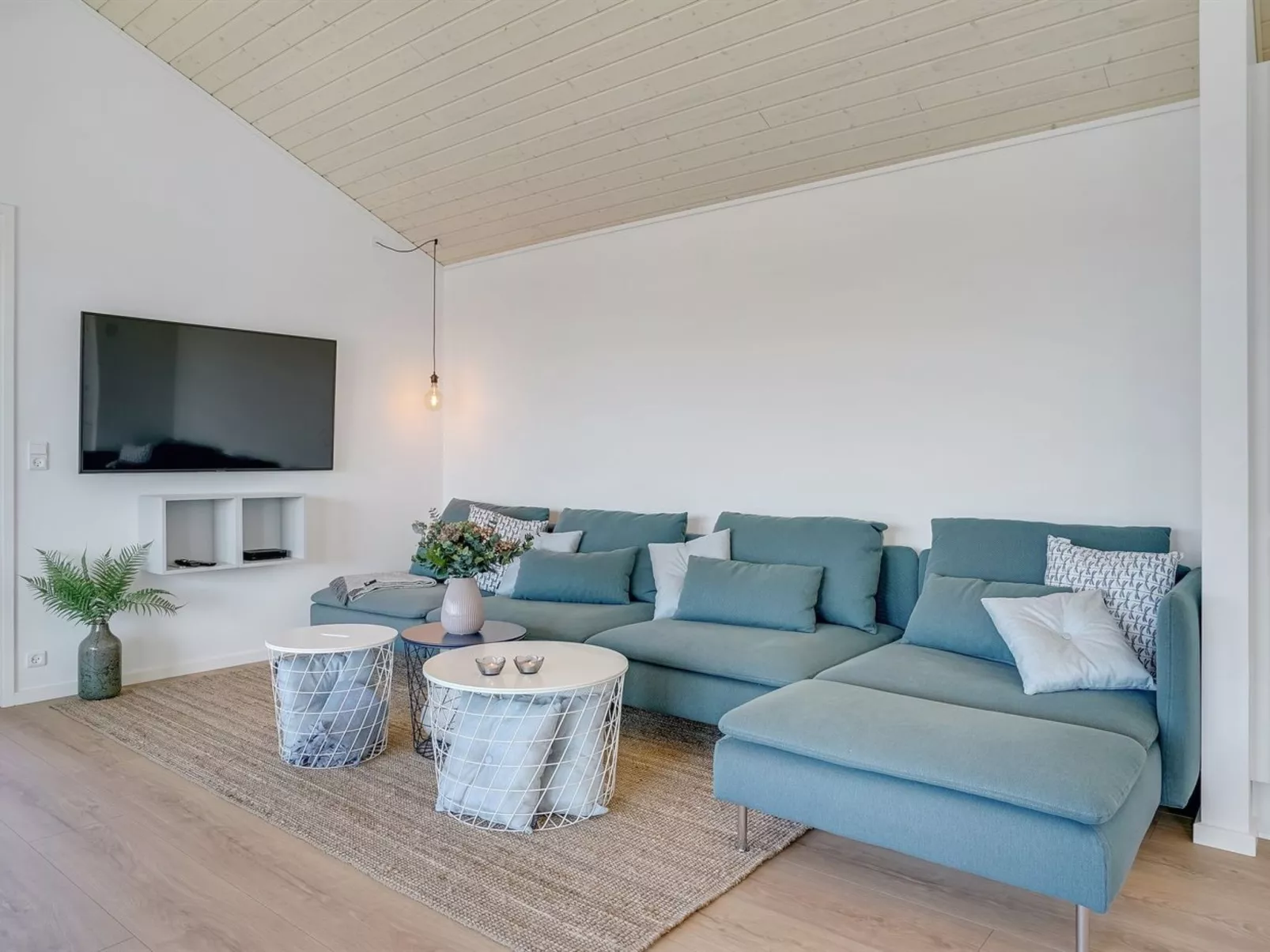 "Aiko" - 50m from the sea-Drinnen