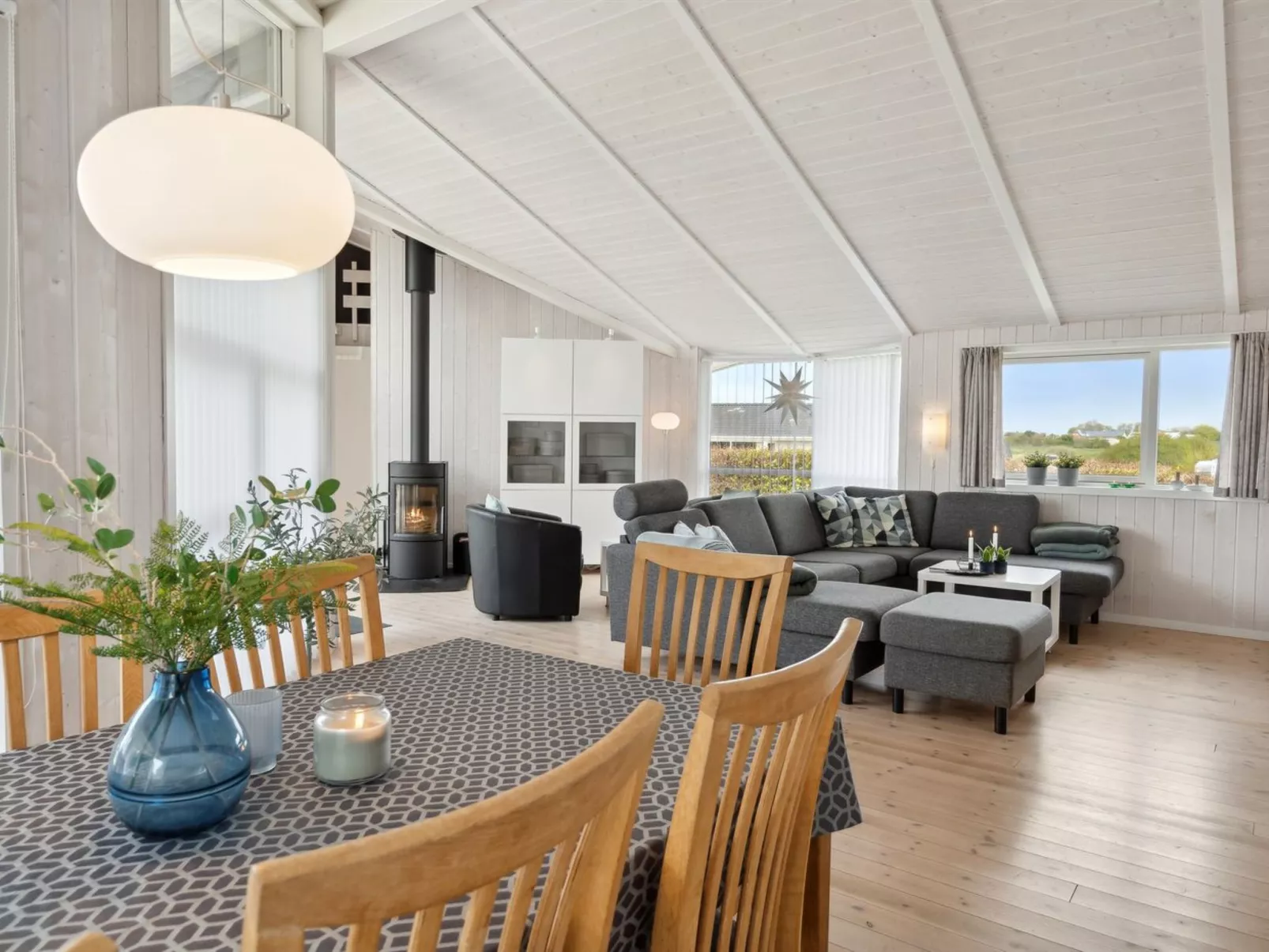 "Arnod" - 400m from the sea-Dedans