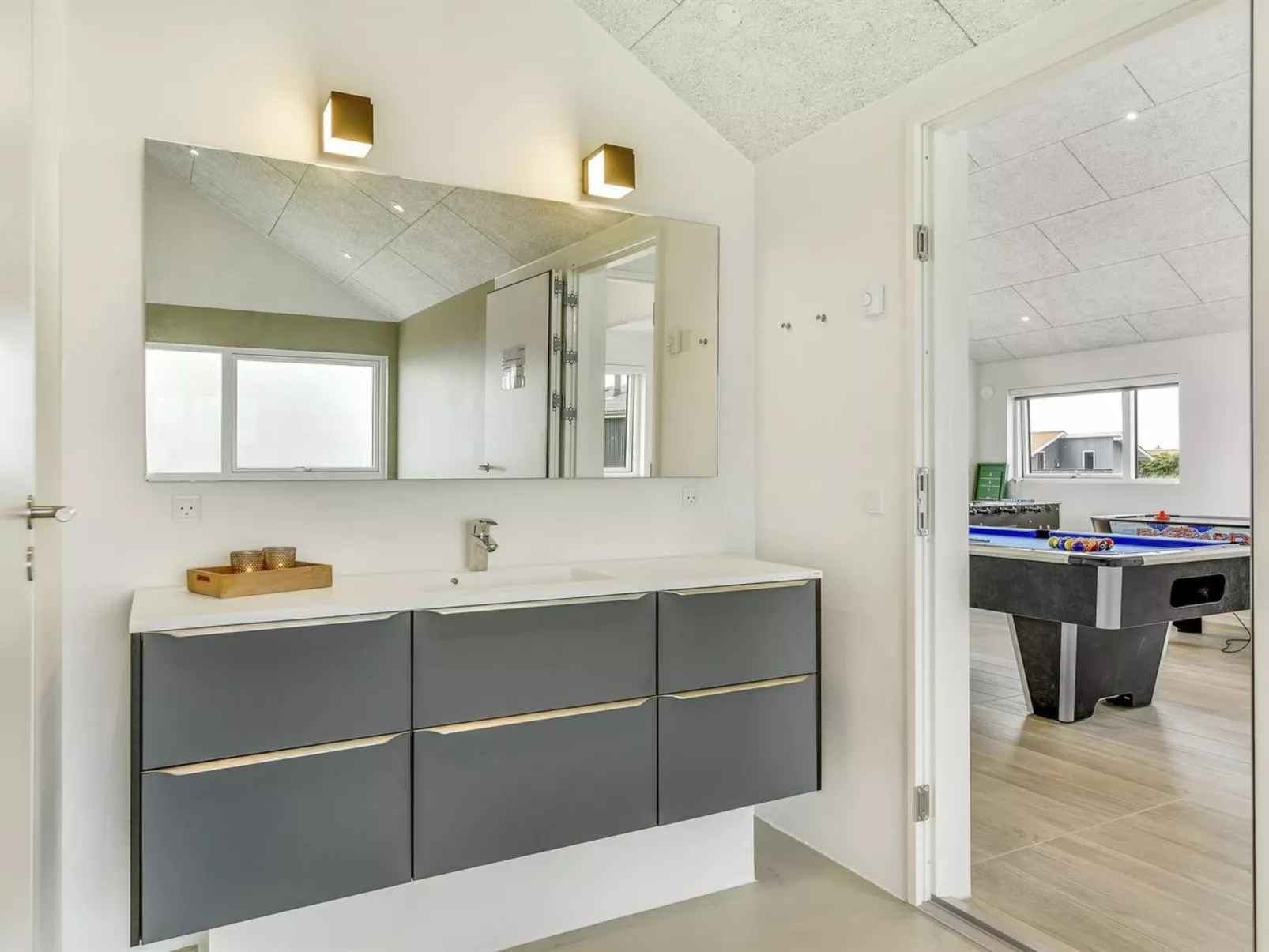 "Swante" -  from the sea-Inside