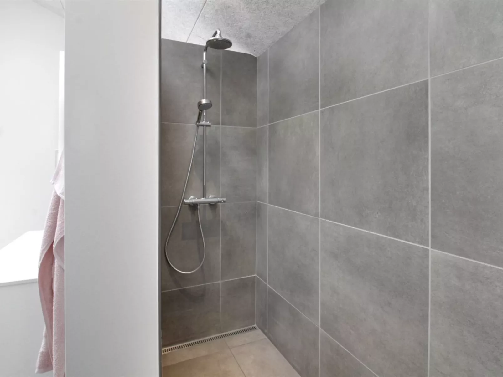 "Anuk" - 2.3km from the sea-Drinnen