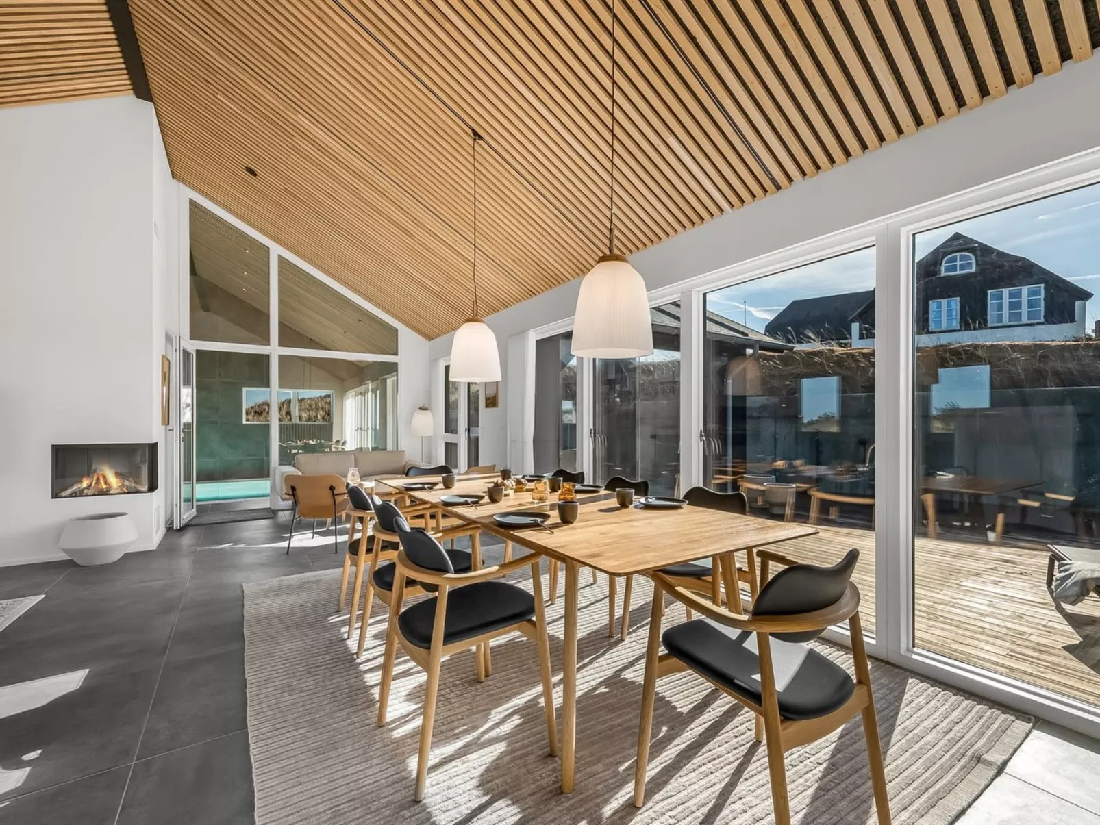 "Maximiliane" -  from the sea-Dedans