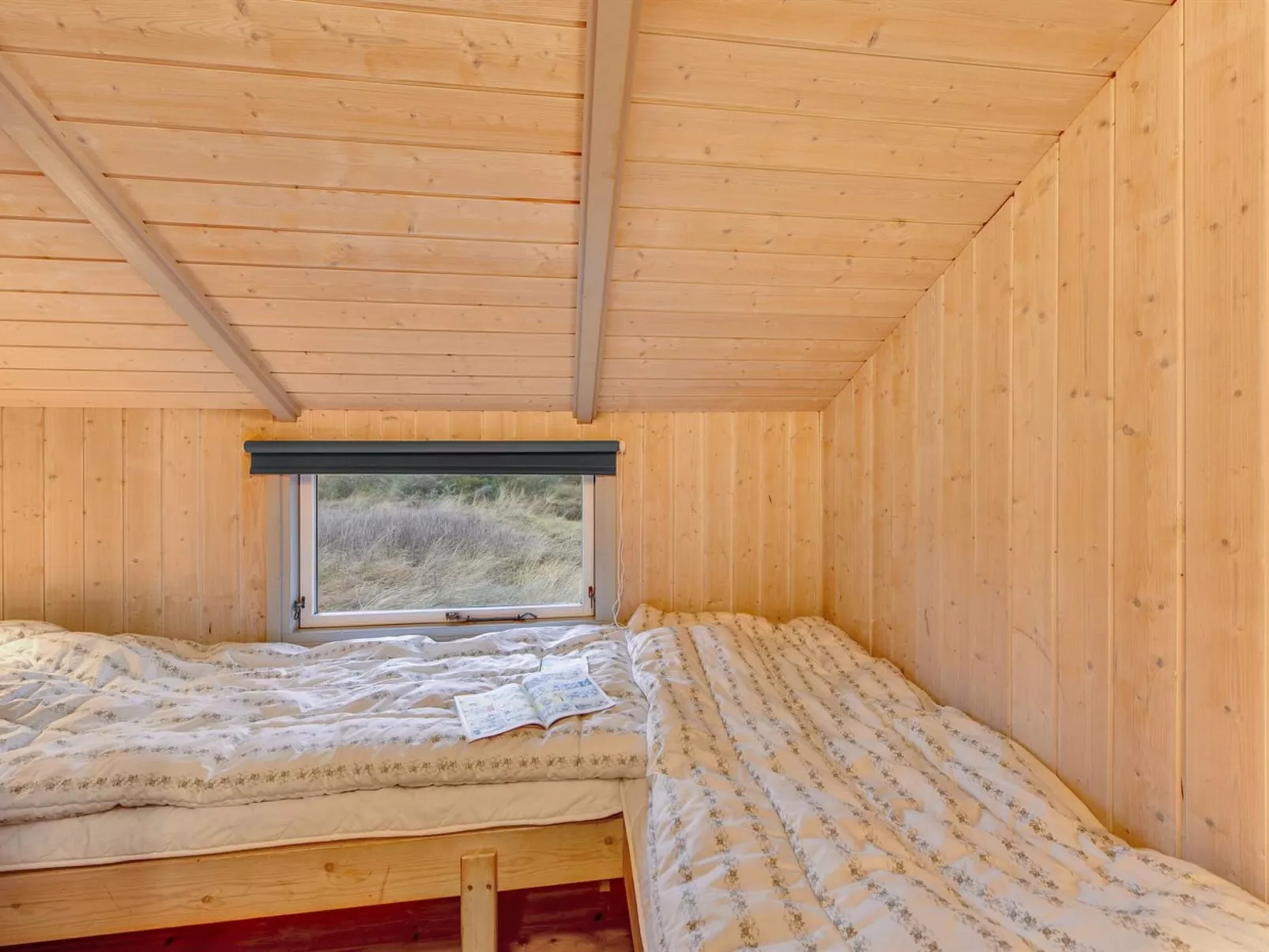 "Durita" - 600m to the fjord-Drinnen