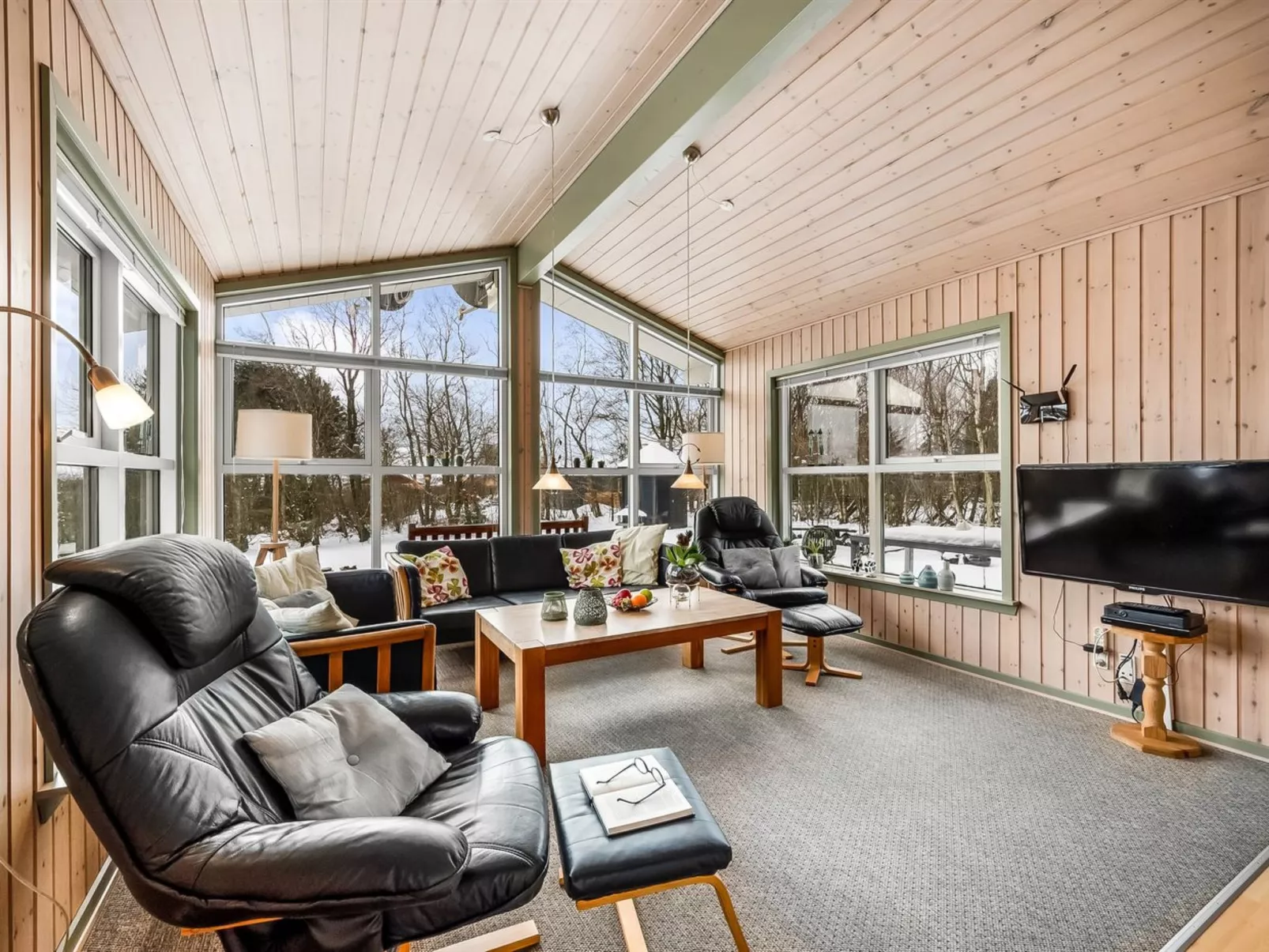 "Kai" - 500m to the fjord-Inside