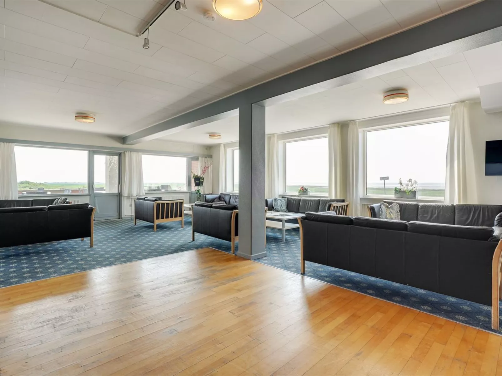 "Stilla" - 35km from the sea-Drinnen