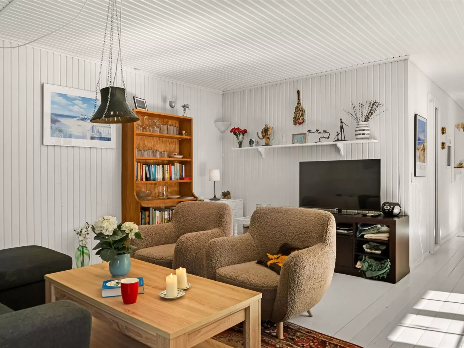 "Eimi" - 1.5km from the sea-Drinnen