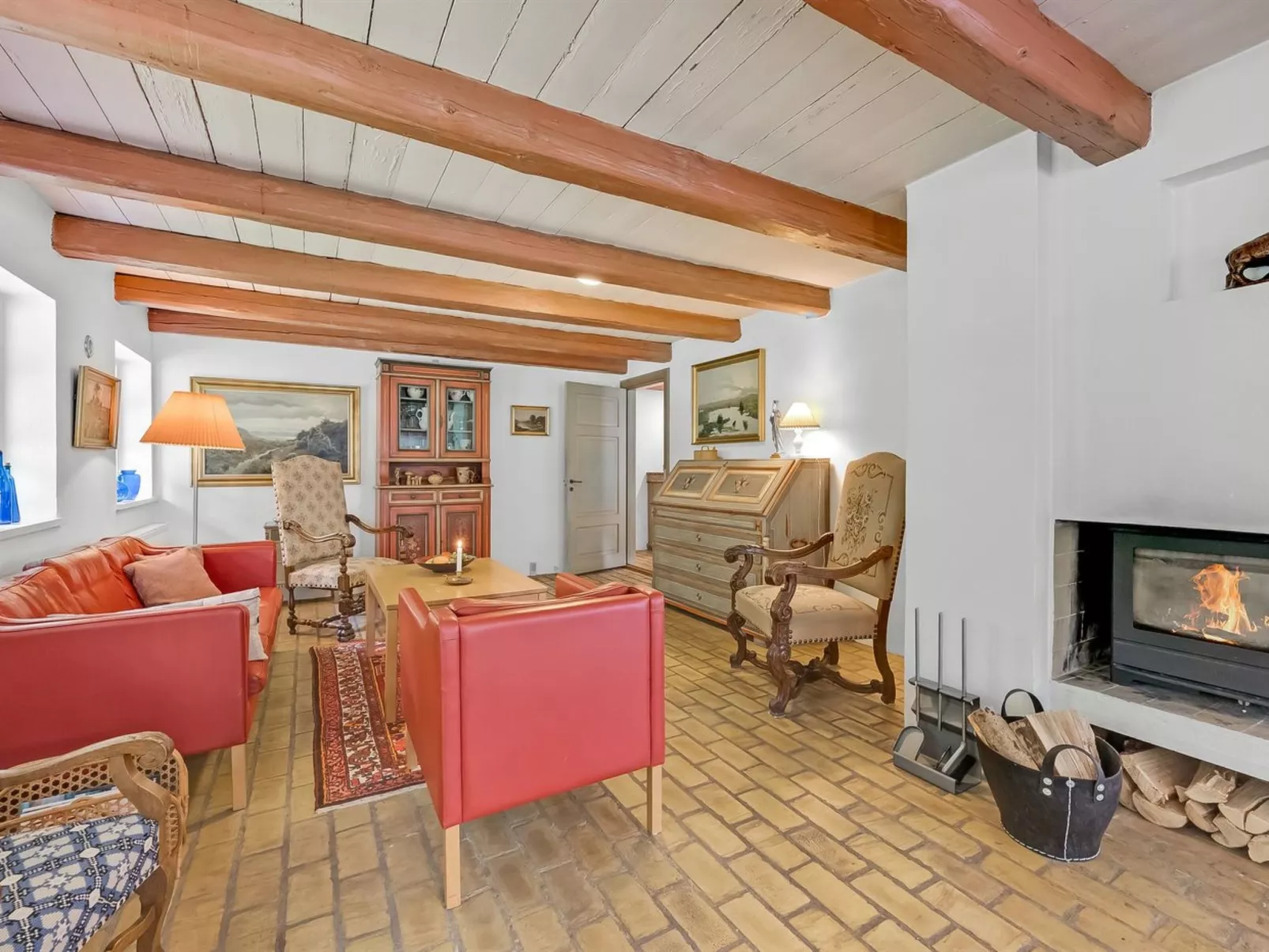 "Tatiane" - 10km from the sea-Inside