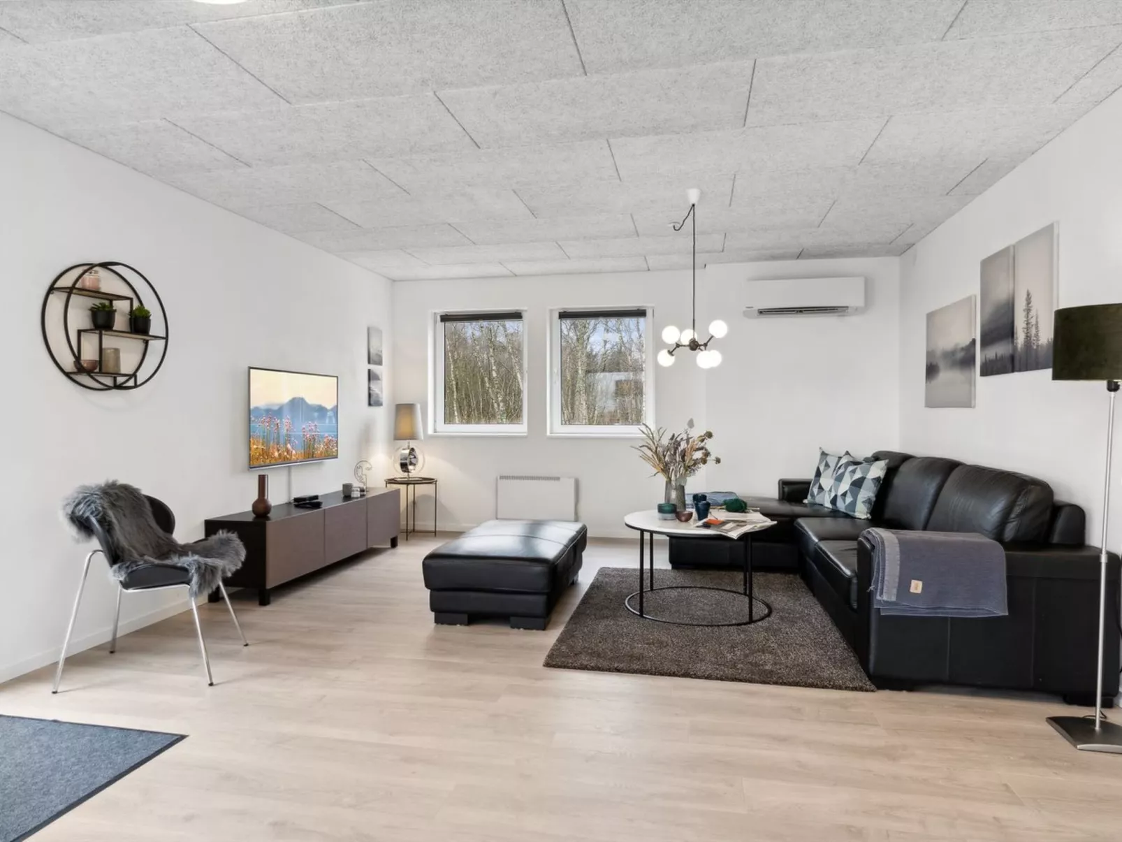 "Thorbiorn" -  from the sea-Drinnen