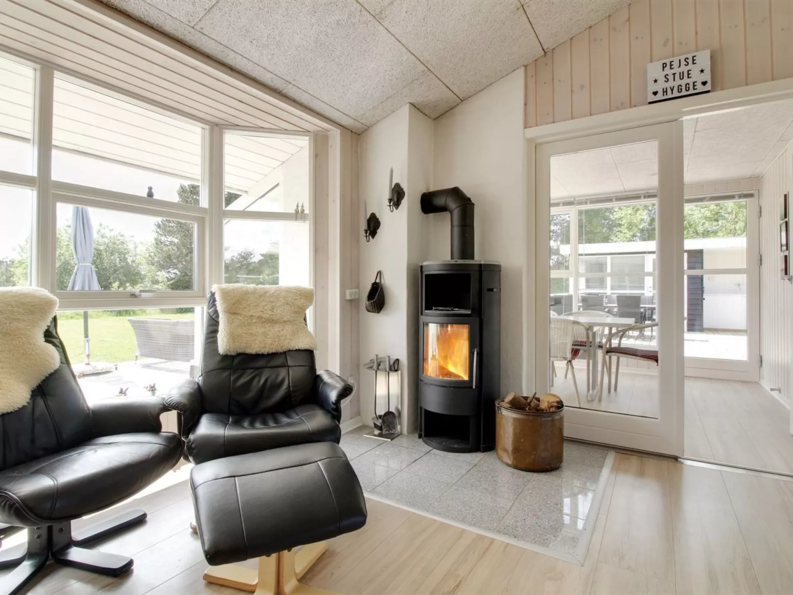 "Emilia" - 1.8km from the sea-Inside