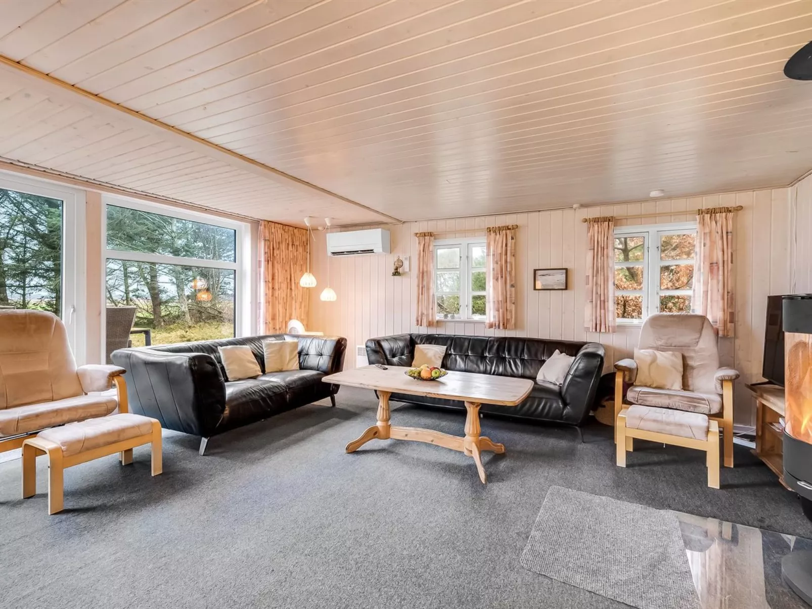 "Brawith" - 700m to the fjord-Inside