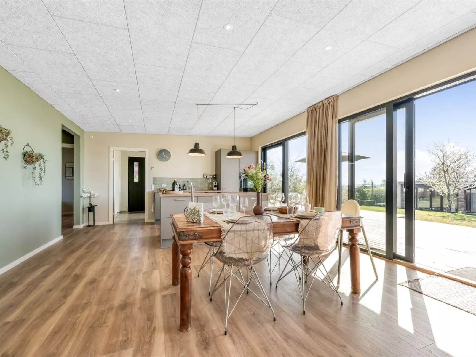 "Edvia" - 200m to the fjord-Dedans