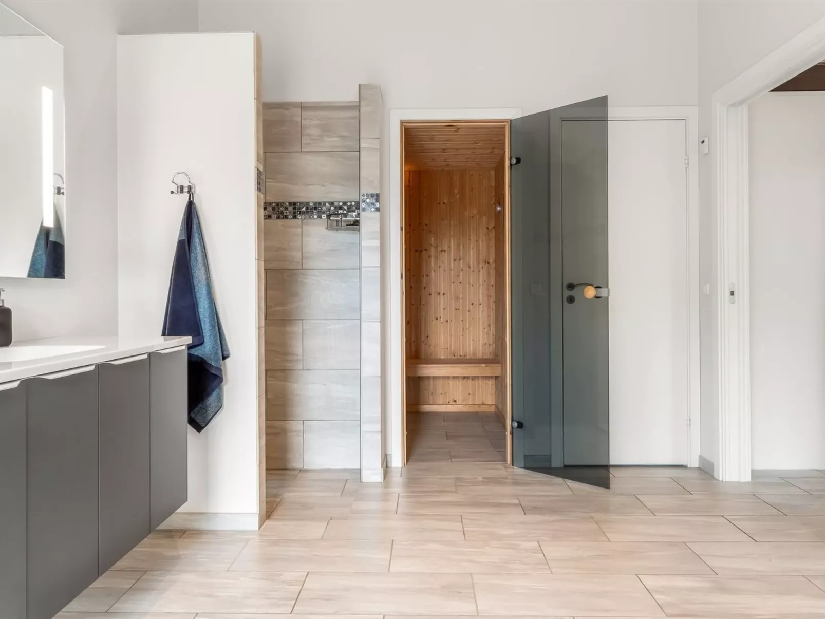 "Sunna" - 1.2km from the sea-Inside