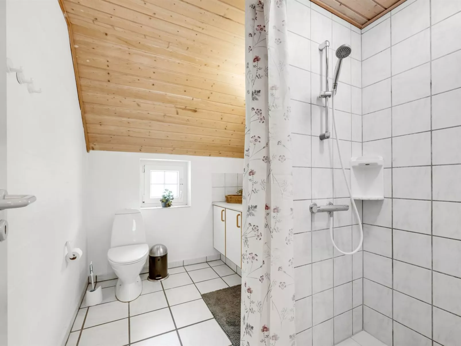 "Ulf" - 2km from the sea-Drinnen