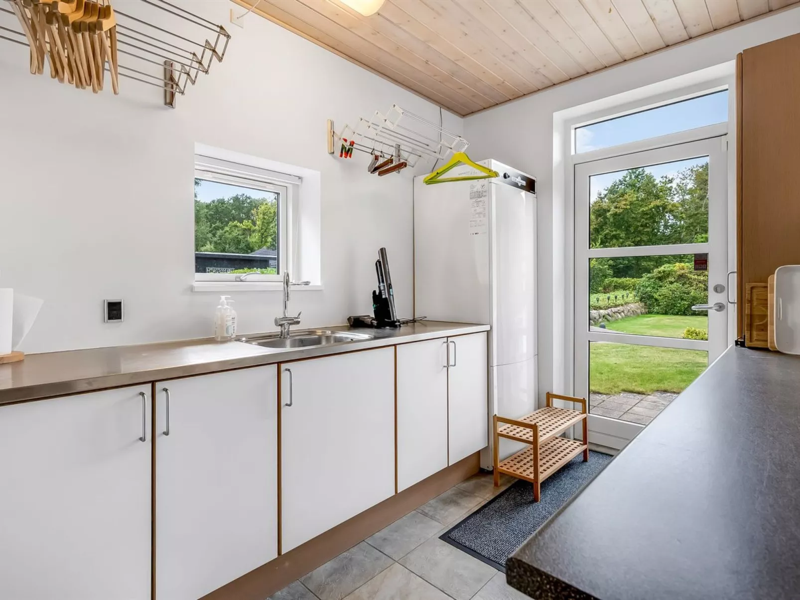 "Jyrki" - 100m from the sea-Dedans