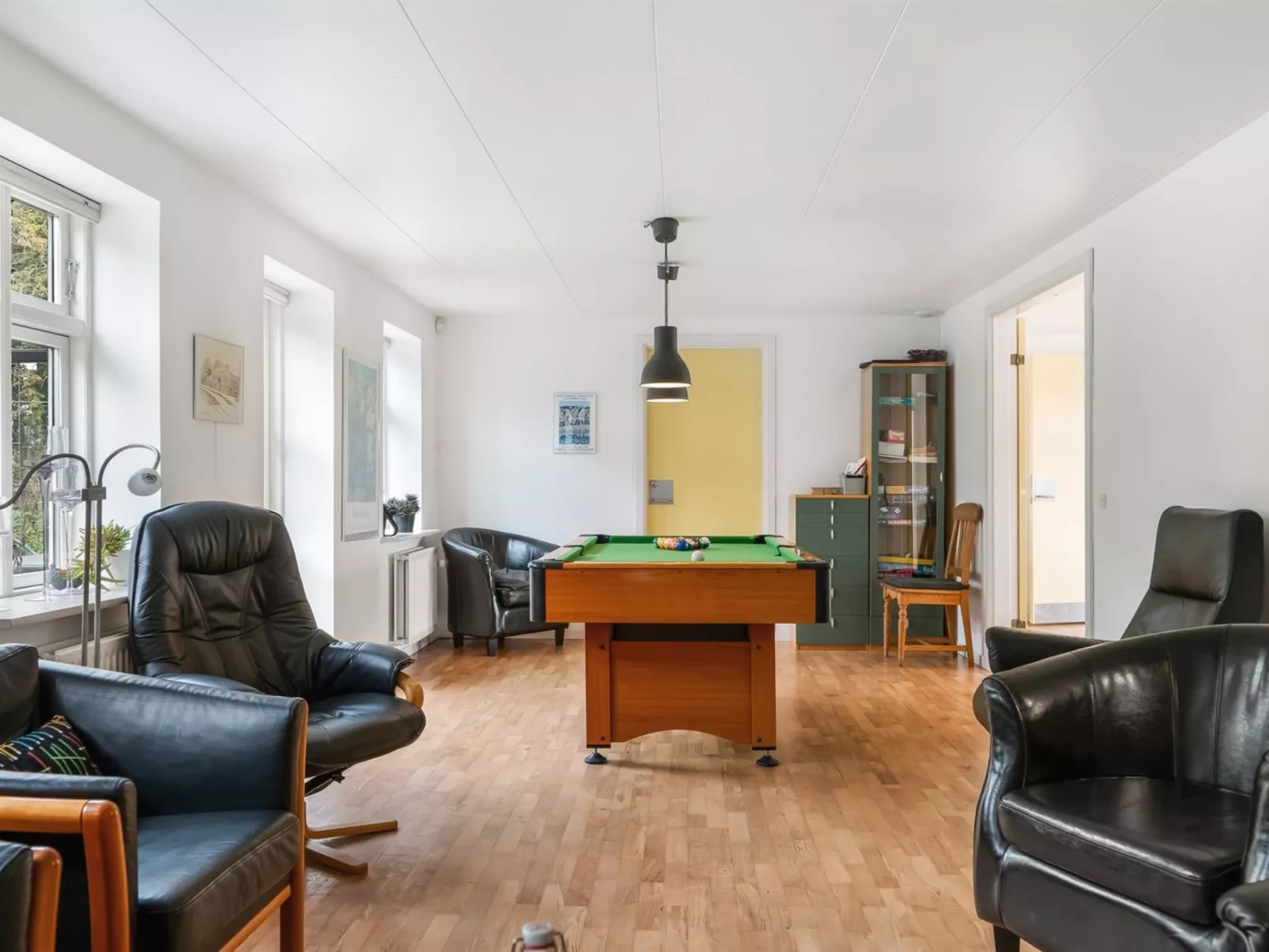 "Har" - 1.2km from the sea-Inside