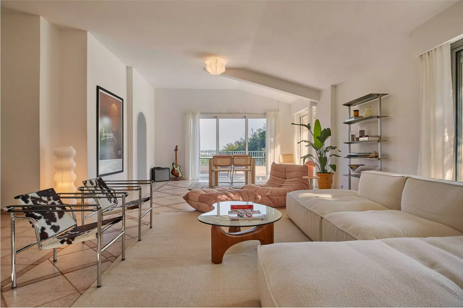 AP-652-PERTUADES-Untagged