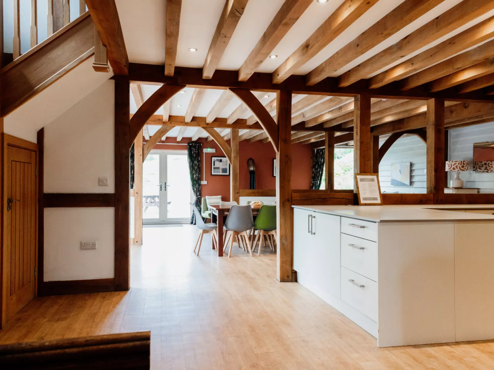 The Welsh Barn-Dedans