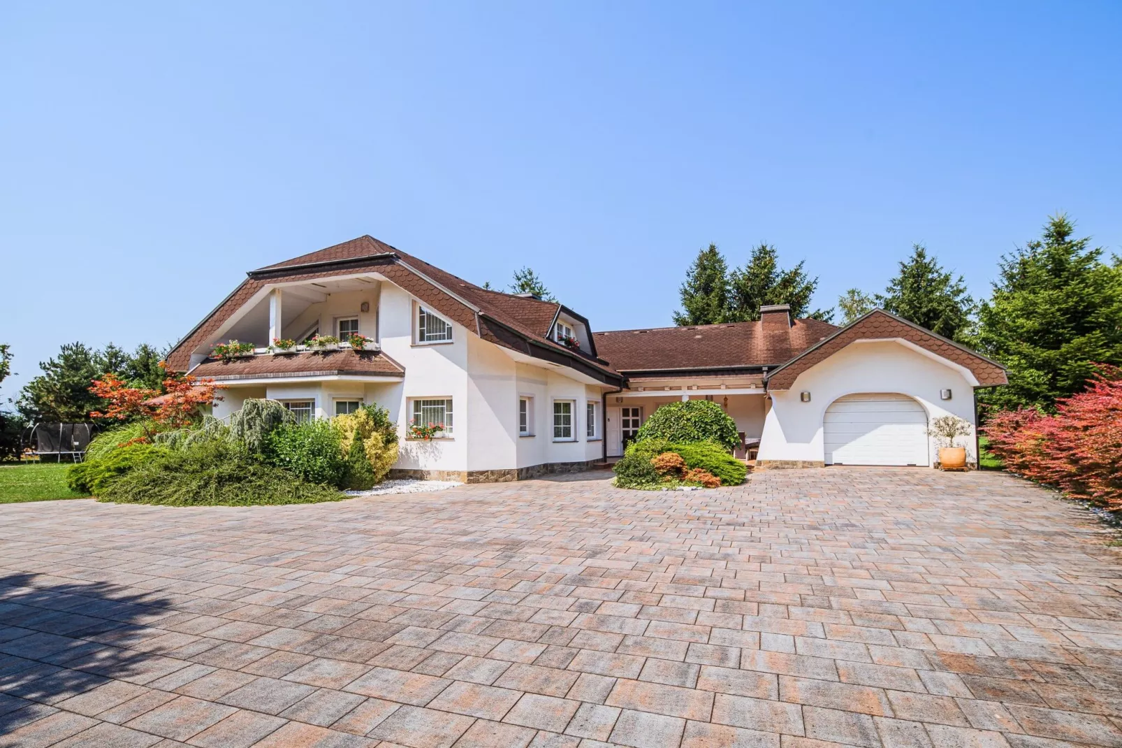 Stunning Rural Holiday Home with Garden and BBQ -  Four Bedroom Holiday Home-Outdoor