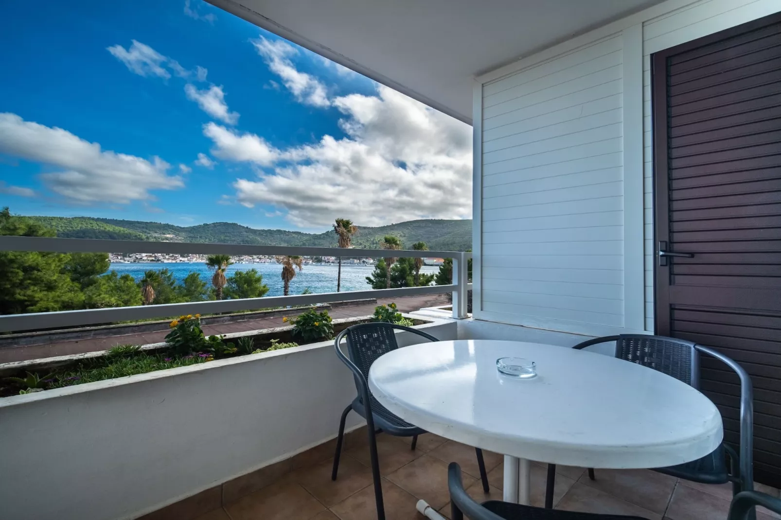 Hotel Issa - Double Room Sea View 7 - Terrasse/Balkon