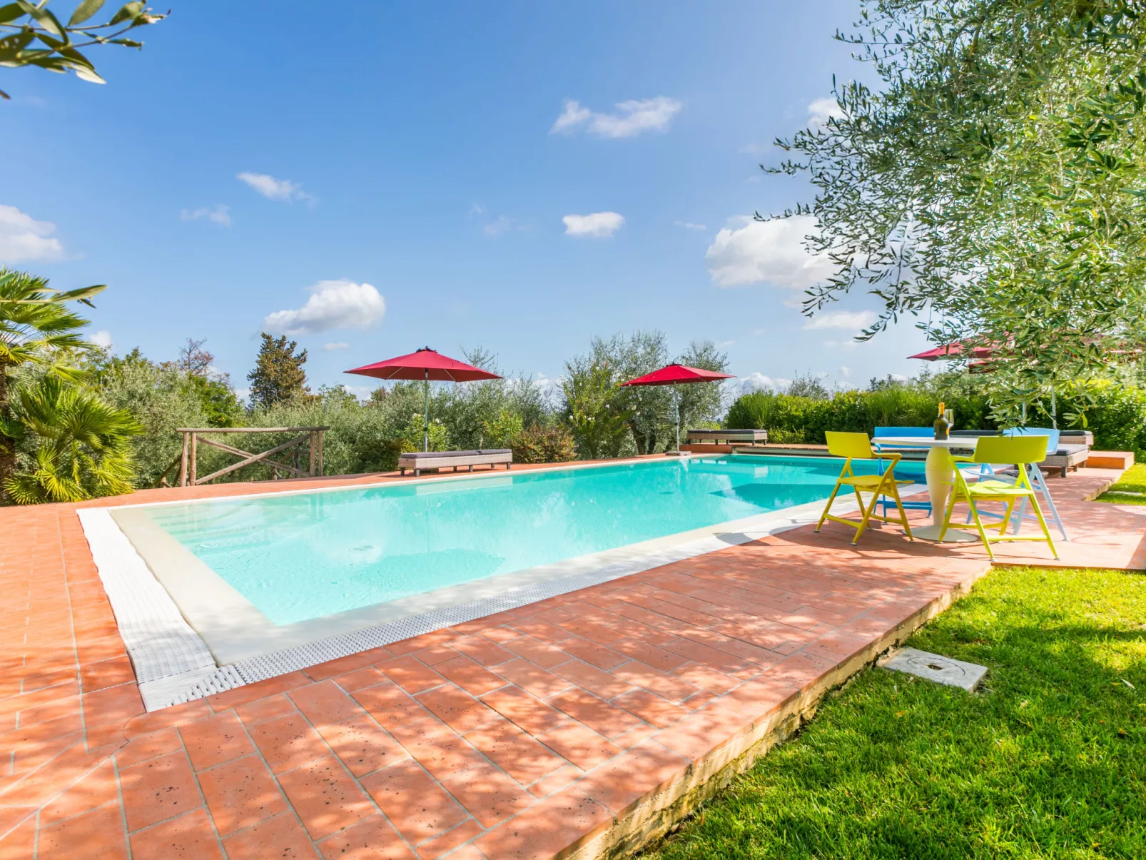 Vecchio Forno-Outside