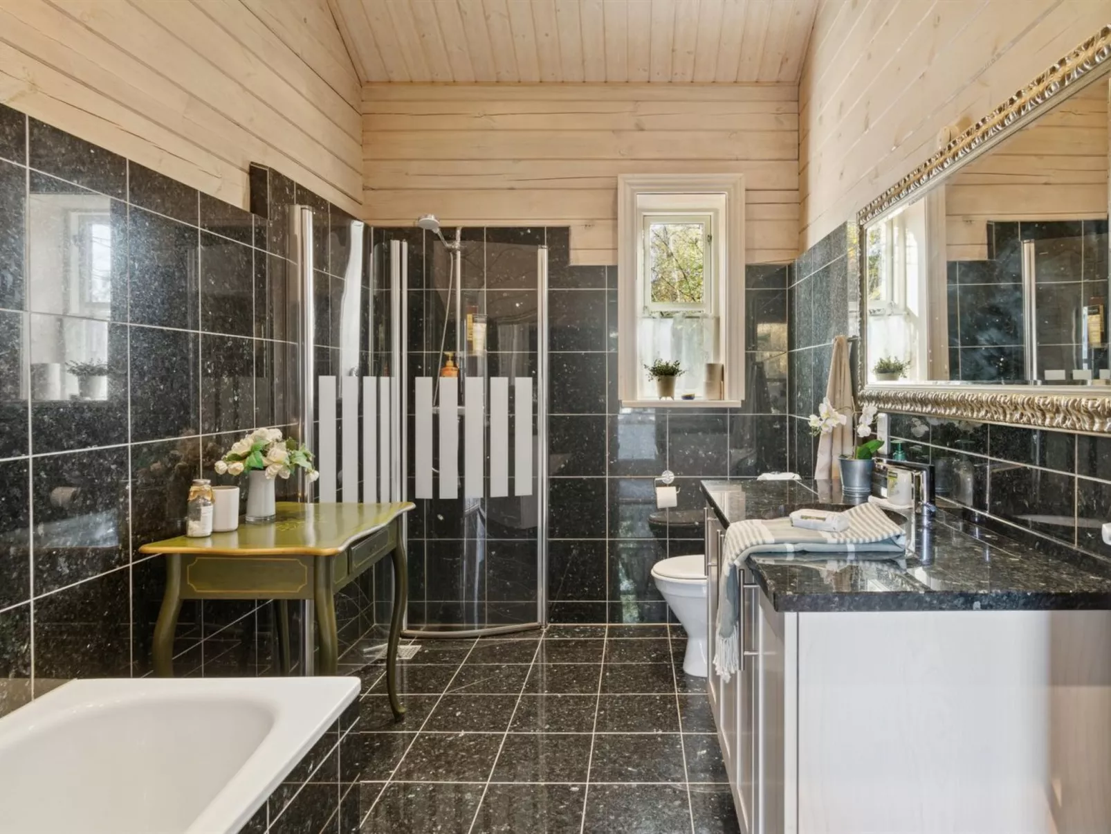 "Fatiha" - 800m from the sea-Inside