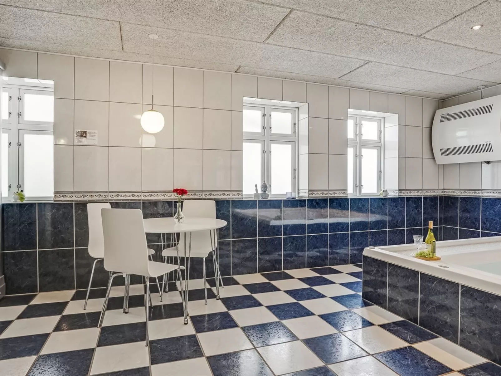 "Edine" - 4.5km from the sea-Inside