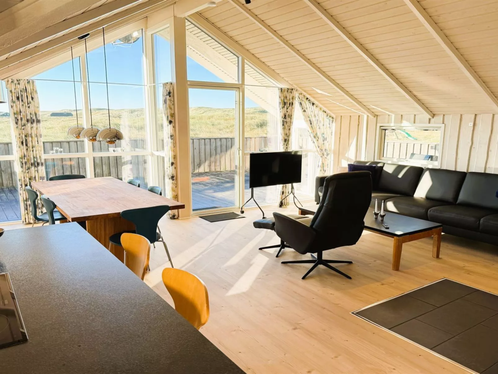 "Velena" -  from the sea-Drinnen