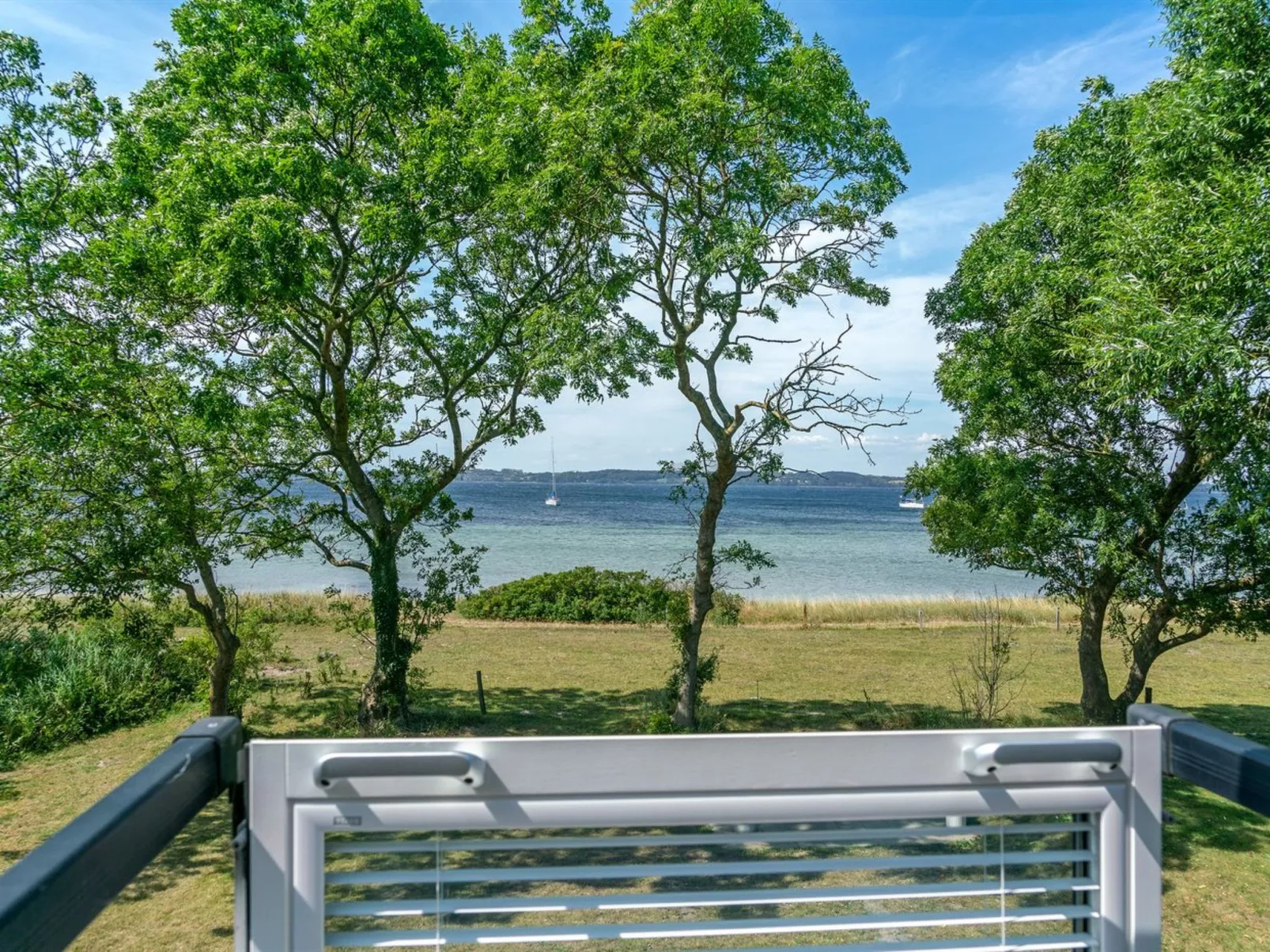 "Jeppe" - 50m to the fjord-Outside