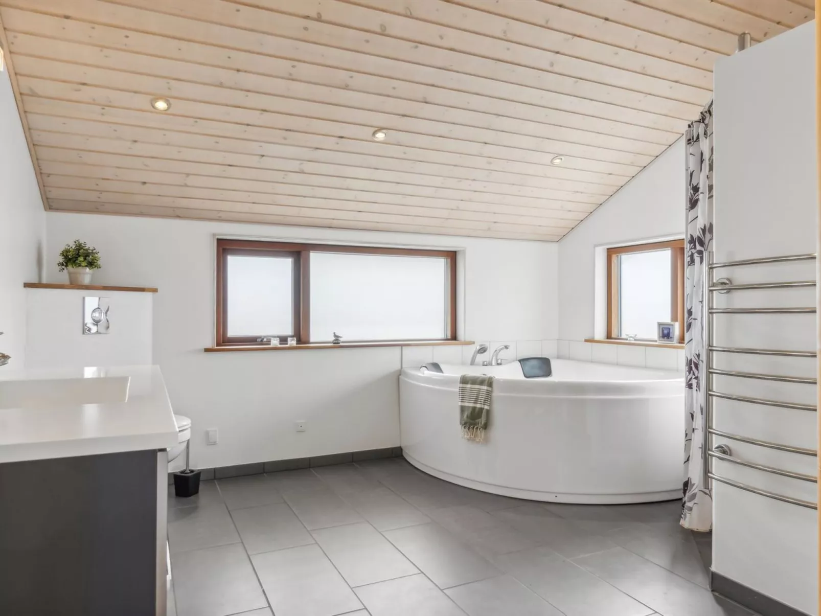 "Finna" - 1km from the sea-Inside