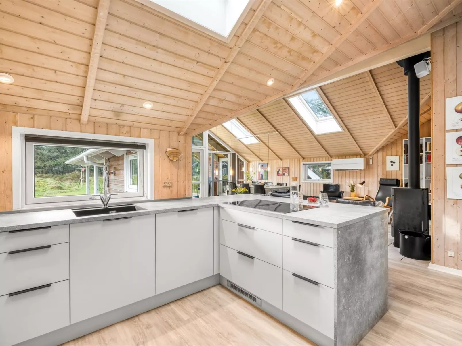 "Anisette" - 1km from the sea-Inside