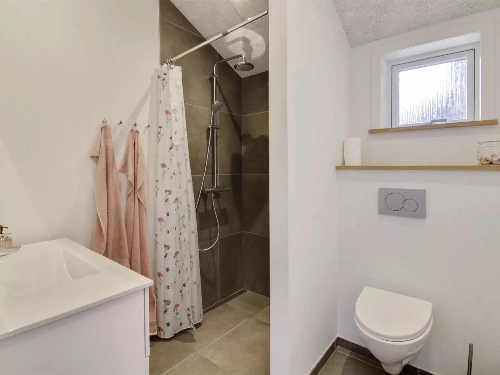 "Anuk" - 2.3km from the sea-Drinnen