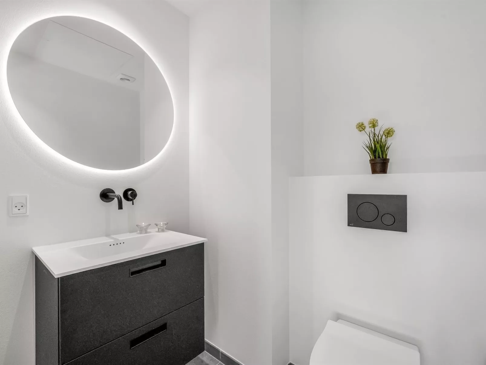 "Maximiliane" -  from the sea-Dedans