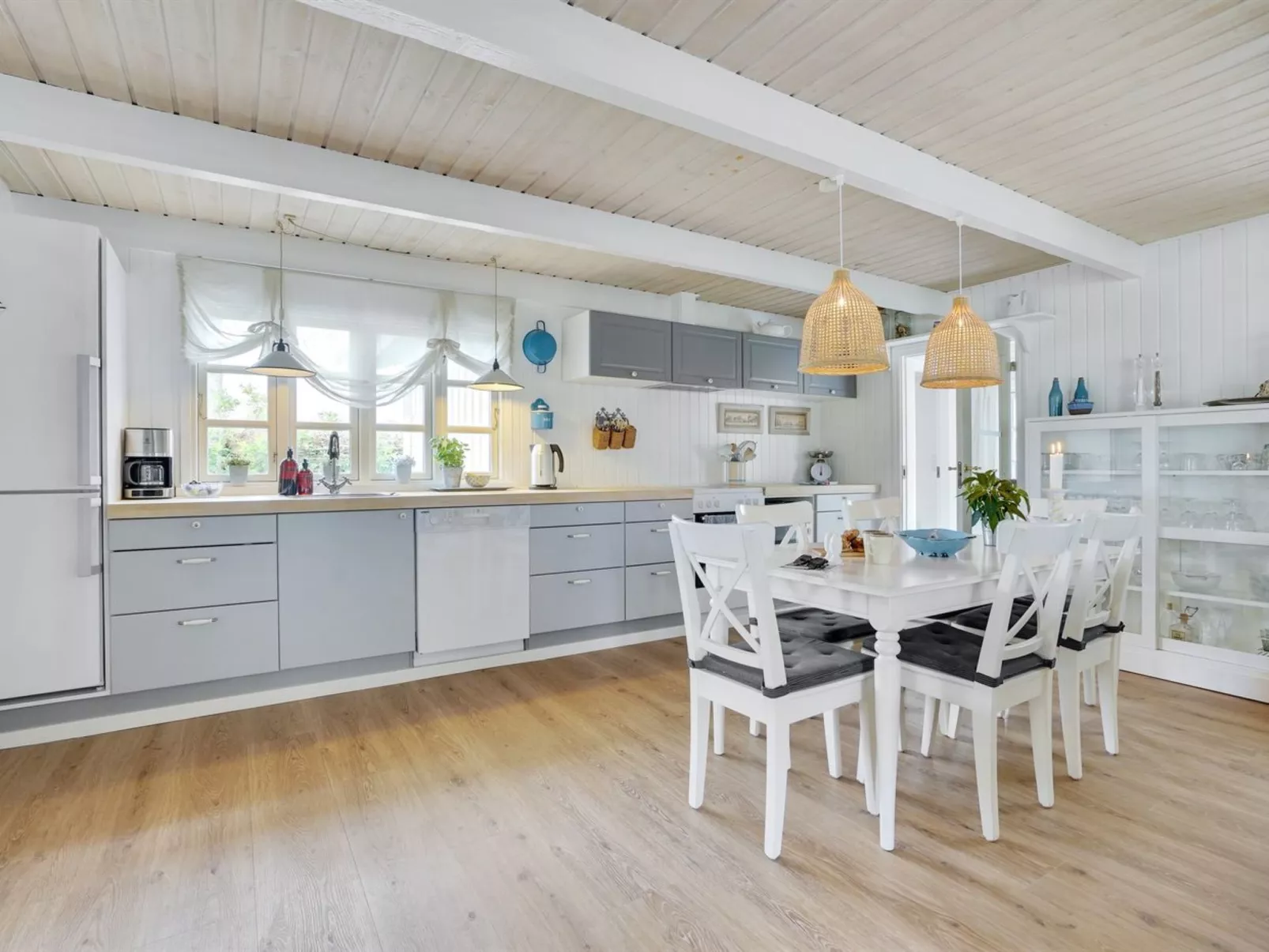 "Gunnulf" - 750m from the sea-Inside