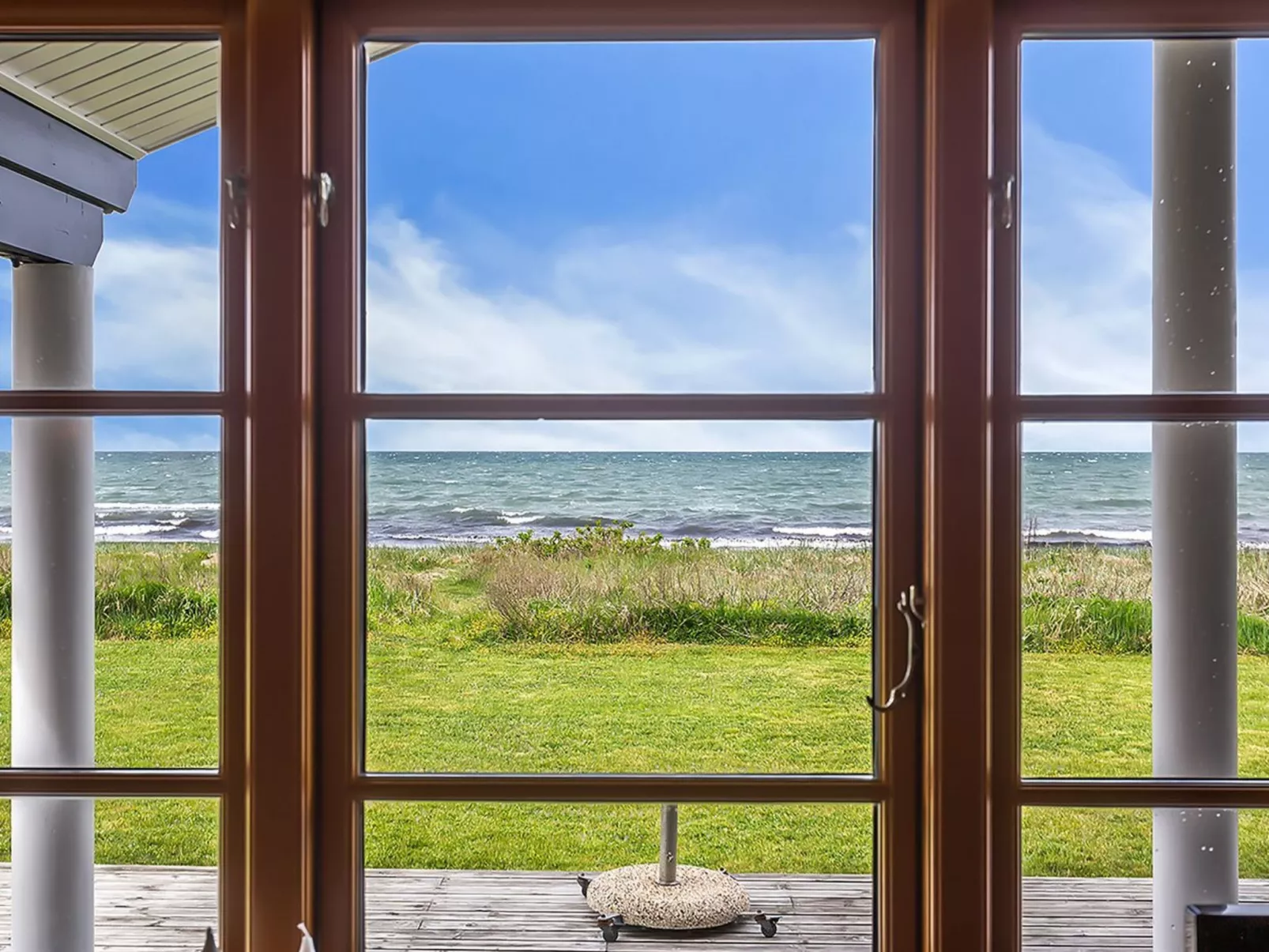 "Stacie" - 10m from the sea-Draußen