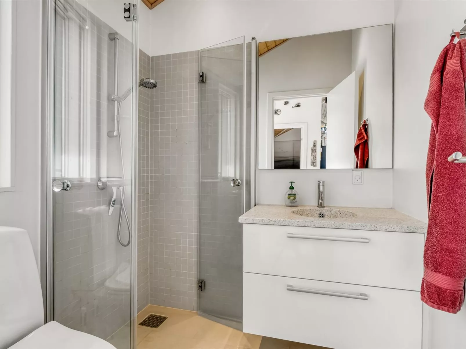 "Yaim" - 800m from the sea-Drinnen