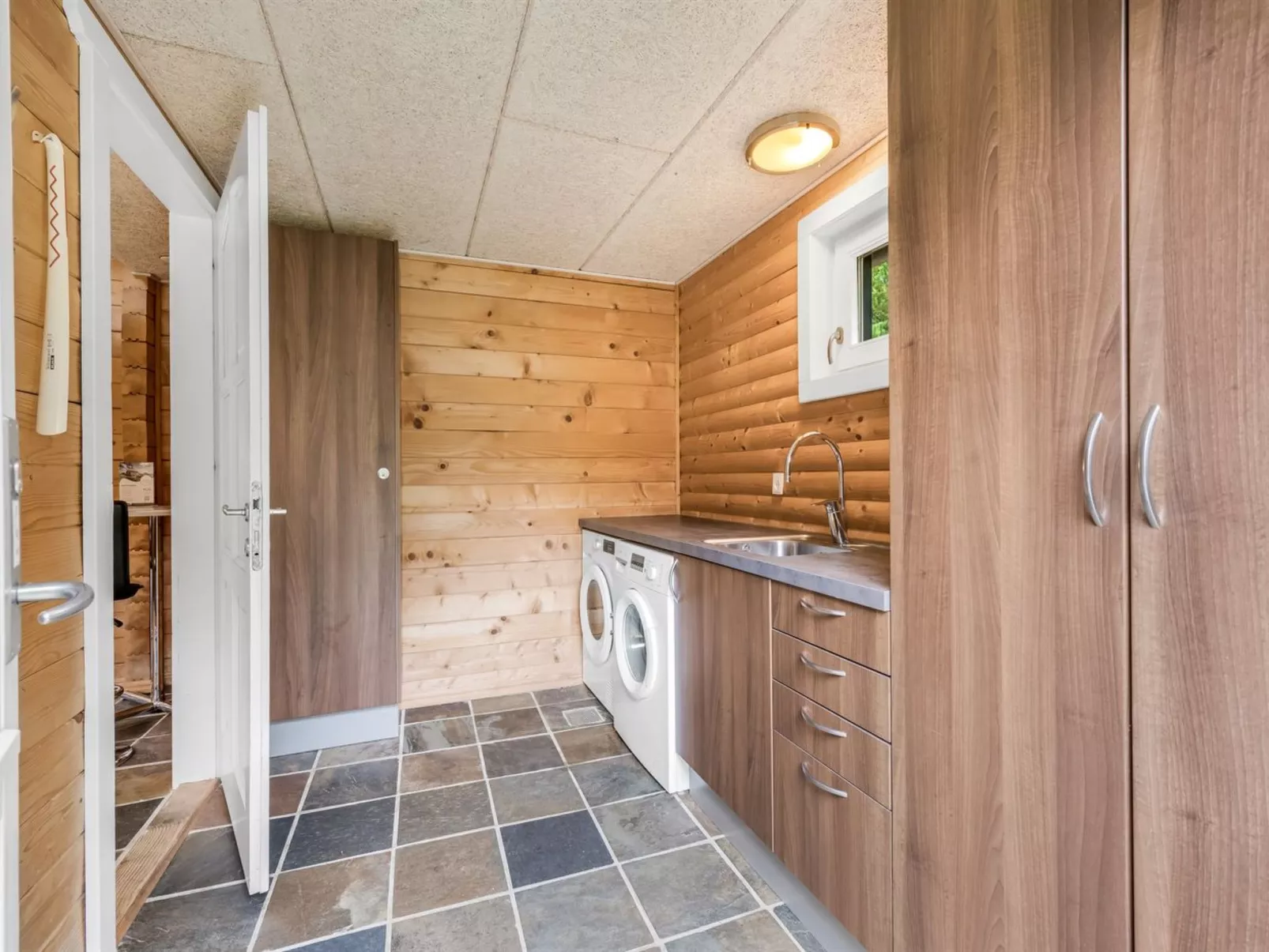 "Yvonna" - 350m to the fjord-Dedans