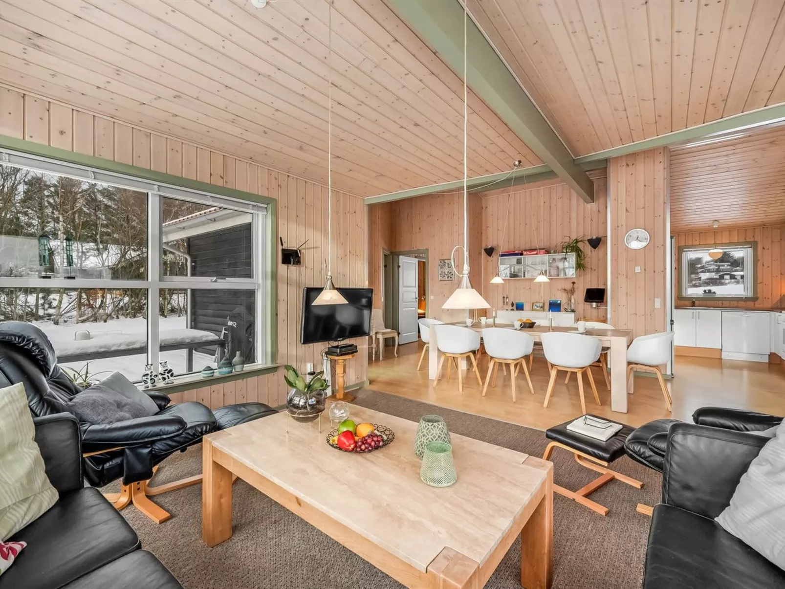 "Kai" - 500m to the fjord-Inside