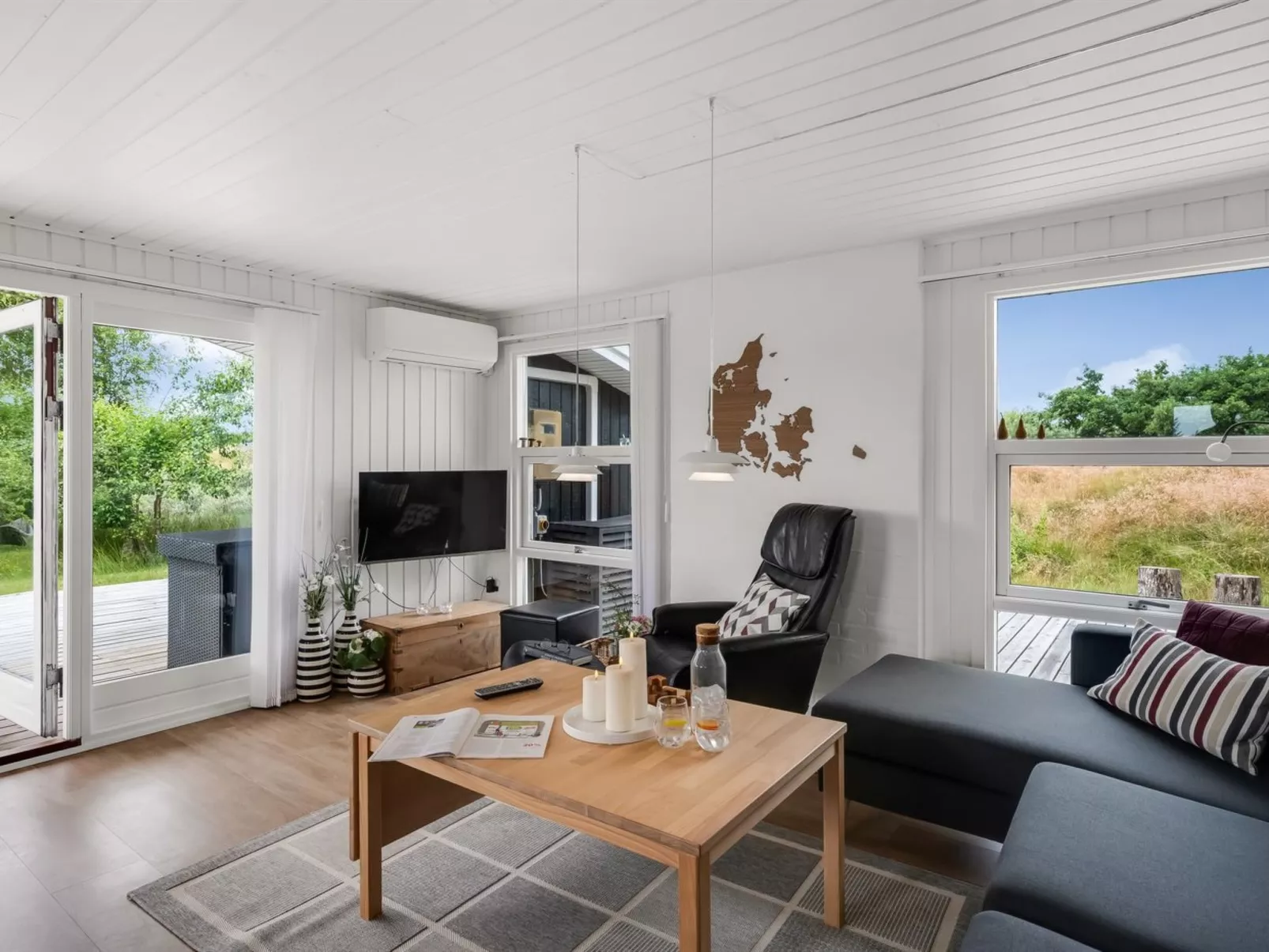 "Bentine" - 400m from the sea-Dedans